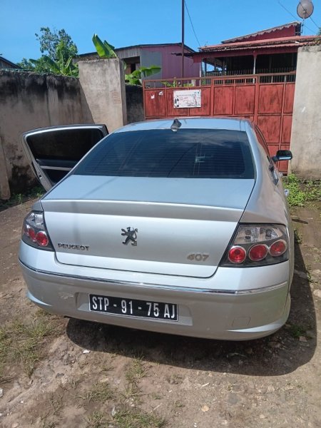 PEUGEOT 407 SEDAN