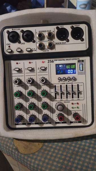 Mesa de Som 256 DSP Digital Multi Effects 2